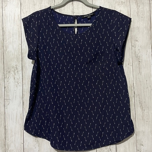 Sweet Rain L Arrow Print Blouse Women Navy Blue Cap Sleeve Keyhole‎ Back T92749